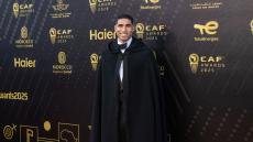 أشرف حكيمي يهدي تتويجه كأفضل لاعب إفريقي إلى كل المغاربة والأفارقة “الحالمين بلعب كرة القدم يوما ما”